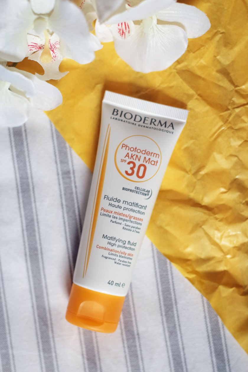 Kleidermaedchen-das-blog-fuer-mode-beauty-lifestyle-beauty-review-bioderma-photoderm-akn-mat-spf-30-1-sonnenschutz-gesicht-gesichtspflege-mit-spf-unreine-haut-pickel-anke-sunblocker-mattierendes-fluid