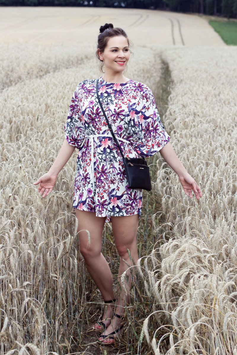 Kleidermädchen - Florales Sommerkleid