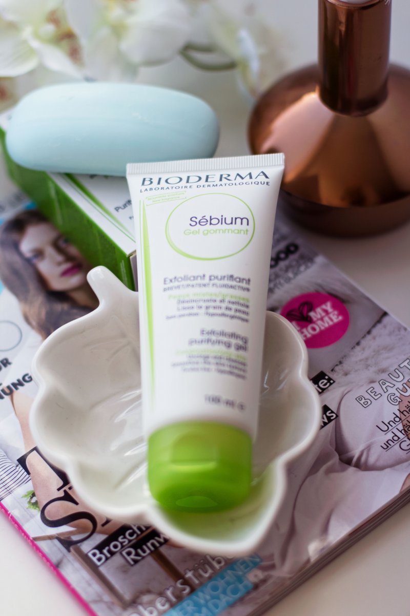 Kleidermädchen - Bioderma Sebium Gel Peeling