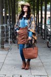 Kleidermaedchen Modeblog, erfurt, thueringen, fashionblogger, outfit, ootd, Modeblogger, kariertes Cape, Tasche und Jeans New Look, Jeansbluse und Hut H&M, Stiefelletten Dressforless, Lippenstift MAC Taupe, Suede Rock River Island