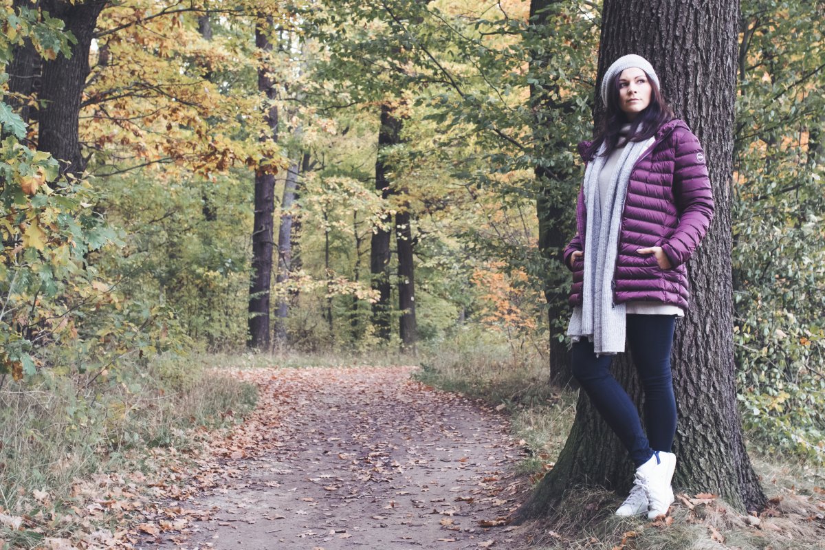 Outdoor Outfit mit Colmar Daunenjacke und Sneakers, Kleidermaedchen.de Modeblog, erfurt, thueringen, berlin, fashionblog, Fashion Blog, Magazin, Blogazine, kleidermaedchen.de, Influencer Marketing und Kommunikation, Creator, Winteroutfit, Esprit Schal und Mütze, Boden Rollkragenpullover, Turtleneck, Scarf, Topshop Jamie Jeans, Adidas Stan Smith Sneakers