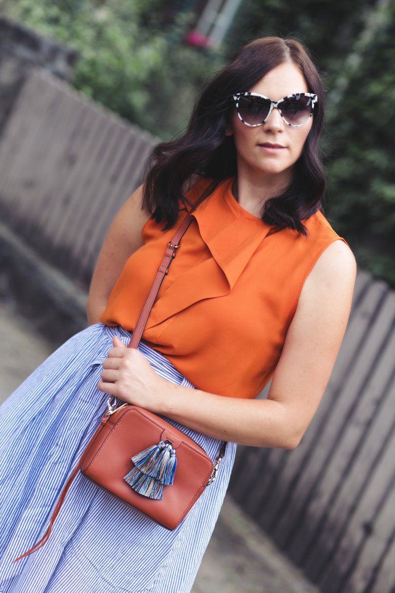 Sommer Outfit mit Superga Sneakers, Superga Sneakers, Stella McCartney Sonnenbrille, Zara Bluse, Mint & Berry Rock, Minirock, Streifenrock, Spätsommer Outfit, Rebecca Minkoff Sofia Umhaengetasche, Minirock Outfit, www. Kleidermaedchen.de Modeblog, Erfurt, Thueringen, Leipzig, Fashionblog, Fashion Blog, Magazin, Blogazine, Influencer Marketing und Kommunikation, Creator, Jessika Weisse, Fashionblog, Fashion Magazin, Fashion Blog, Outfitblog, Blogger Outfit Inspiration, Streetstyle, Modeblog, Lifestyle Magazin