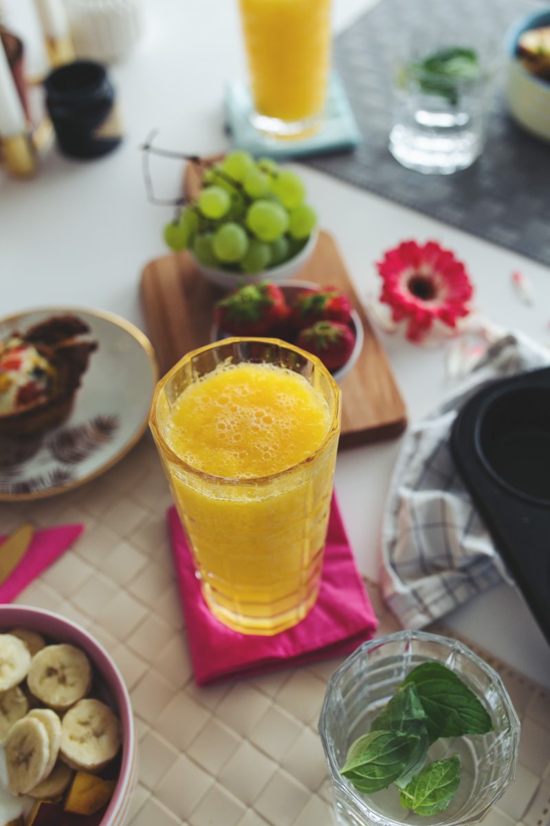 Vegetarische Frühstücksrezepte mit Light live Mango, alkoholfreies Frühstück mit Light live Sparklings, alkoholfreier Sekt, Light live alkoholfreier Genuss, Apfel-Bananen-Walnuss-Porrdige, Joghurt mit Mango, Erdbeeren und Banane, vegetarische Toast Muffins mit Tomate und Ei, Mango Sorbet mit Mango Light live Sekt, Frühstücksideen, Foodblog, Food Blog, Lifestyle Blog, Lifestyleblog, Lifestyle Magazin, kleidermaedchen.de, Blogazine, Modeblog, Fashionblog, Erfurt, Thueringen, Leipzig, Influencer Marketing und Kommunikation, Creator