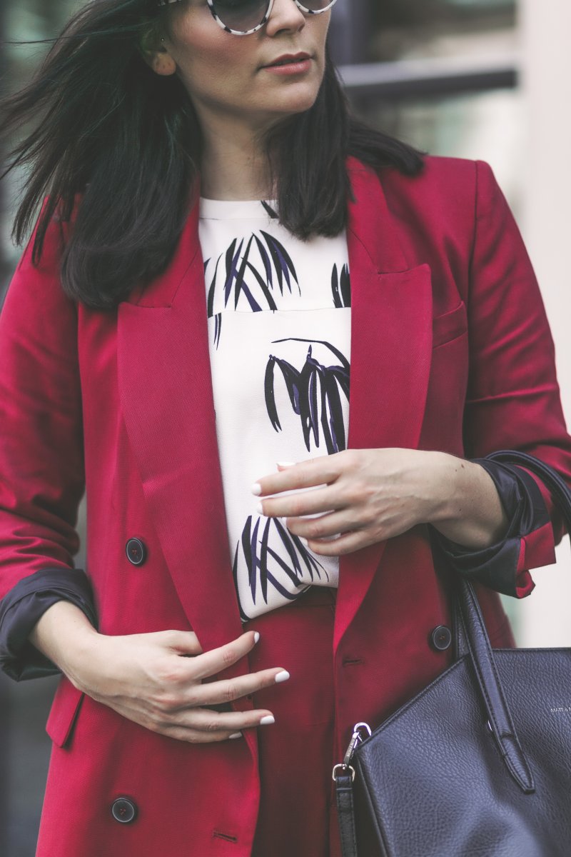 Herbst Outfit mit Hosenanzug, Outfit Ideen, Outfit mit Hosenanzug, Blazer kombinieren, Slipper , Matt and Nat Tasche, Stella McCartney Sonnenbrille, Trendfarbe Rot, Modetrend Rot, Modetrend Herbst 2017, Just Female Tunika, Zara Blazer, Flattered Slipper, www.kleidermaedchen.de, Modeblog, Mode Blog, Erfurt, Thüringen, Fashion Blog, Magazin, Blogazine, Influencer Marketing und Kommunikation, Social Media Marketing, Fashion Magazin, Outfit Blog, Outfit 2017, Streetstyle, Pinterest Outfit Inspiration