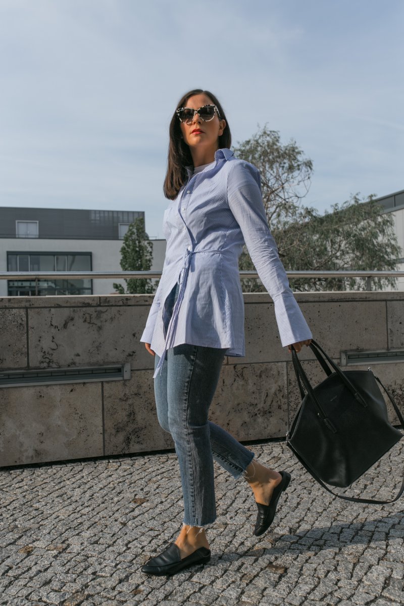 Herbst Outfit mit Mom Jeans, Streifennluse, Flattered Slipper, Matt and Nat Bag, Herbst Outfit mit Streifenbluse, Outfit Ideen, Outfit mit Bluse, Modetrend Herbst, Fashionkarussell, 2017, www.kleidermaedchen.de, Modeblog, Mode Blog, Erfurt, Thüringen, Fashion Blog, Magazin, Blogazine, Influencer Marketing und Kommunikation, Social Media Marketing, Fashion Magazin, Outfit Blog, Outfit 2017, Streetstyle, Pinterest Outfit Inspiration