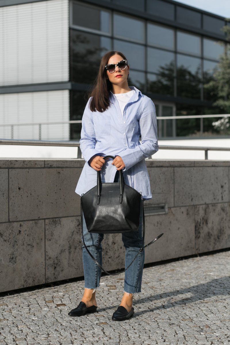 Herbst Outfit mit Mom Jeans, Streifennluse, Flattered Slipper, Matt and Nat Bag, Herbst Outfit mit Streifenbluse, Outfit Ideen, Outfit mit Bluse, Modetrend Herbst, Fashionkarussell, 2017, www.kleidermaedchen.de, Modeblog, Mode Blog, Erfurt, Thüringen, Fashion Blog, Magazin, Blogazine, Influencer Marketing und Kommunikation, Social Media Marketing, Fashion Magazin, Outfit Blog, Outfit 2017, Streetstyle, Pinterest Outfit Inspiration