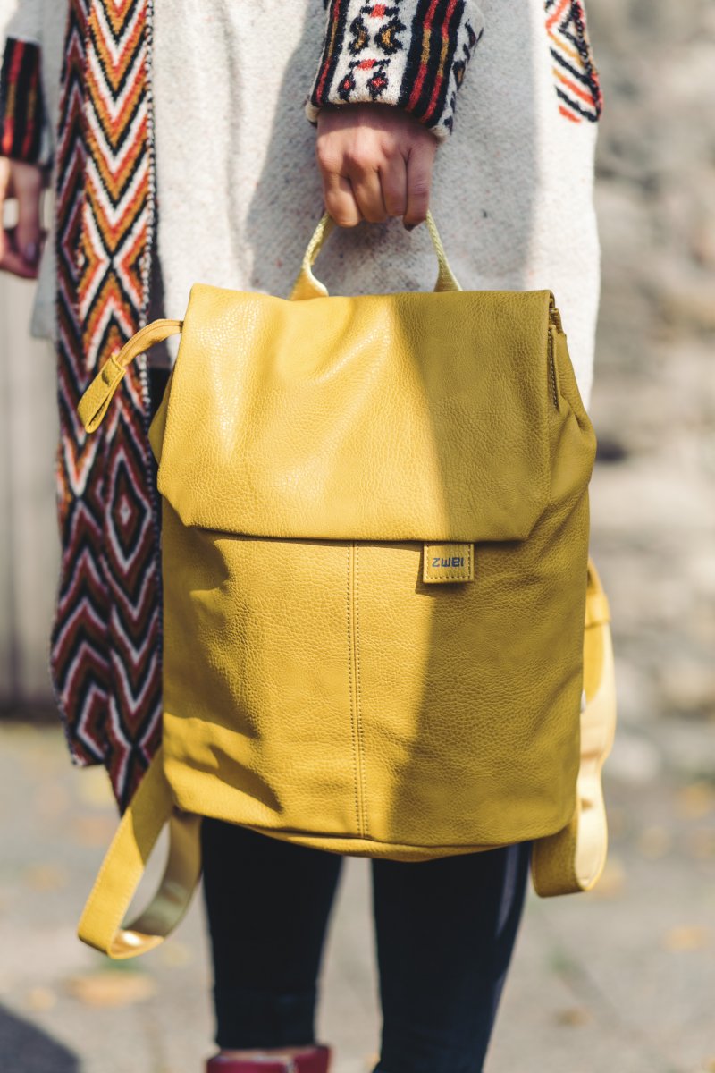 Herbst Outfit mit Zwei Mademoiselle Rucksack, Rucksack, gelber Rucksack, Herbst Outfit mit Cardigan, Outfit Ideen, Outfit mit Topshop Jeans, Modetrend Herbst, www.kleidermaedchen.de, Modeblog, Mode Blog, Erfurt, Thüringen, Fashion Blog, Magazin, Blogazine, Influencer Marketing und Kommunikation, Social Media Marketing, Fashion Magazin, Outfit Blog, Outfit 2017, Streetstyle, Pinterest Outfit Inspiration