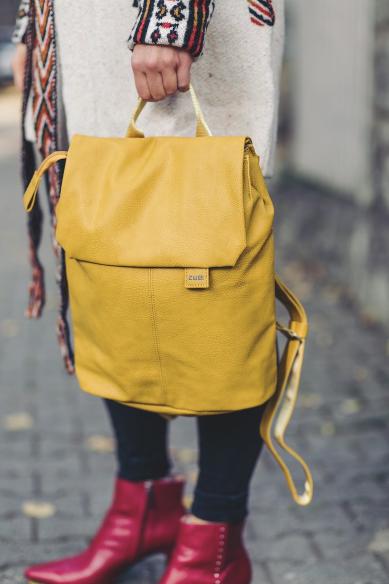 Herbst Outfit mit Zwei Mademoiselle Rucksack, Rucksack, gelber Rucksack, Herbst Outfit mit Cardigan, Outfit Ideen, Outfit mit Topshop Jeans, Modetrend Herbst, www.kleidermaedchen.de, Modeblog, Mode Blog, Erfurt, Thüringen, Fashion Blog, Magazin, Blogazine, Influencer Marketing und Kommunikation, Social Media Marketing, Fashion Magazin, Outfit Blog, Outfit 2017, Streetstyle, Pinterest Outfit Inspiration