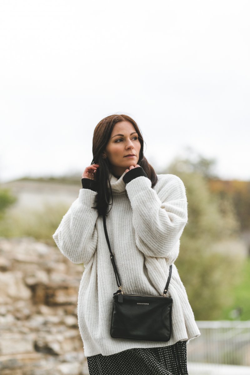 Herbst Outfit mit Overknees, Zara Stiefel, Cosmoparis Bag, Herbst Outfit mit Midi Rock, Outfit Ideen, Outfit mit Rock, Modetrend Herbst, Strickpullover, www.kleidermaedchen.de, Modeblog, Mode Blog, Erfurt, Thüringen, Fashion Blog, Magazin, Blogazine, Influencer Marketing und Kommunikation, Social Media Marketing, Fashion Magazin, Outfit Blog, Outfit 2017, Streetstyle, Pinterest Outfit Inspiration