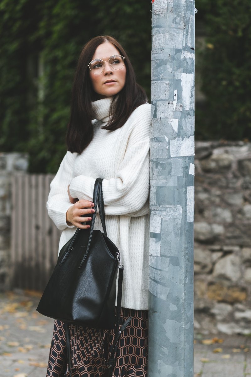 Herbst Outfit mit Strickpullover, Zara Boots, Matt & Nat Bag, Herbst Outfit mit Rock, Outfit Ideen, Outfit mit Zara Rock, Modetrend Herbst, Turtleneck, www.kleidermaedchen.de, Modeblog, Mode Blog, Erfurt, Thüringen, Fashion Blog, Magazin, Blogazine, Influencer Marketing und Kommunikation, Social Media Marketing, Fashion Magazin, Outfit Blog, Outfit 2017, Streetstyle, Pinterest Outfit Inspiration