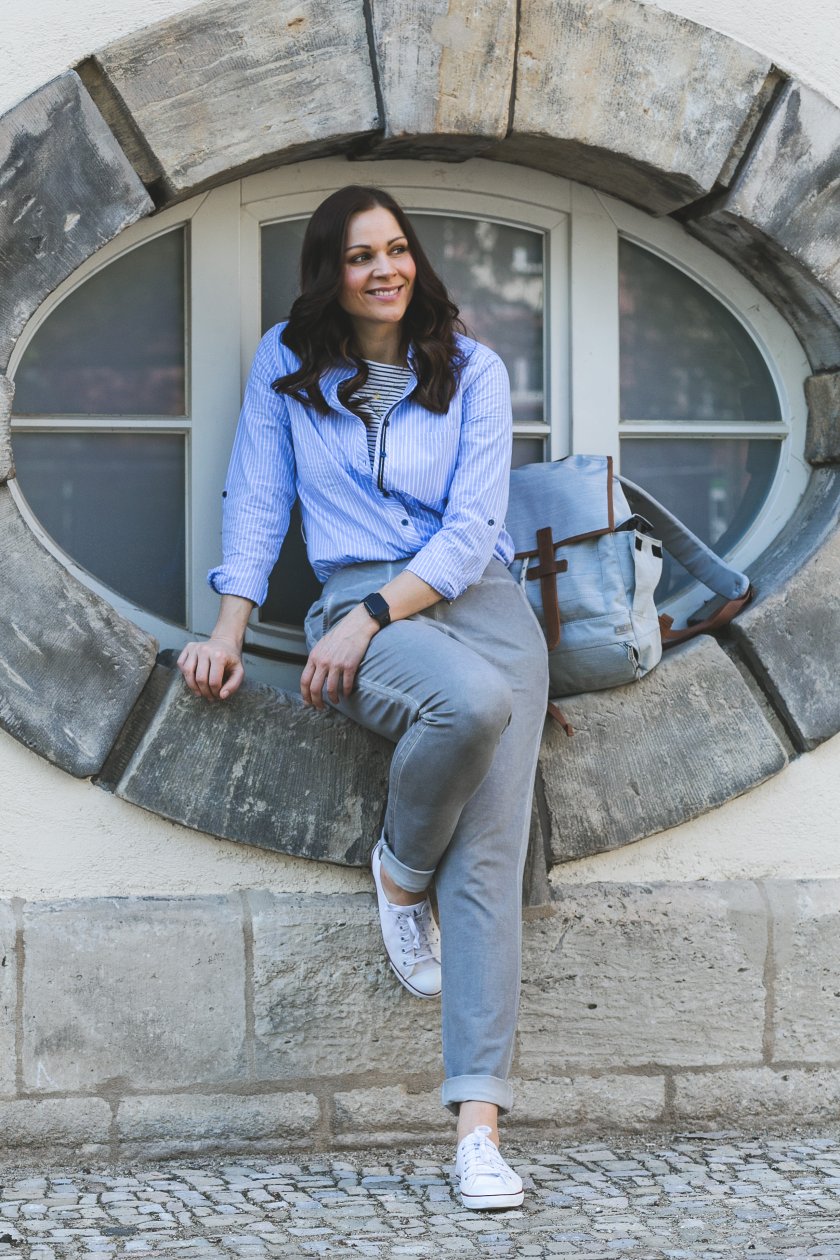 Frühlingsoutfit mit Tchibo Wild auf Sommer Collection, Casual Outfit für den Alltag, Streifen Kleid, Streifen Shirt kombinieren, Parka im Fruehling, Parka kombinieren, Superga Sneakers, weiße Sneakers kombinieren, Sabrina Dehoff Kette, Vibe Hersloef Kette, Fashion Blogger, Tchibo Themenwelt, Modetrends, Casual Streetstyle, www.kleidermaedchen.de, Modeblog, Mode Blog, Erfurt, Thüringen, Fashion Blog, Magazin, Blogazine, Influencer Marketing und Kommunikation, Social Media Marketing, Fashion Magazin