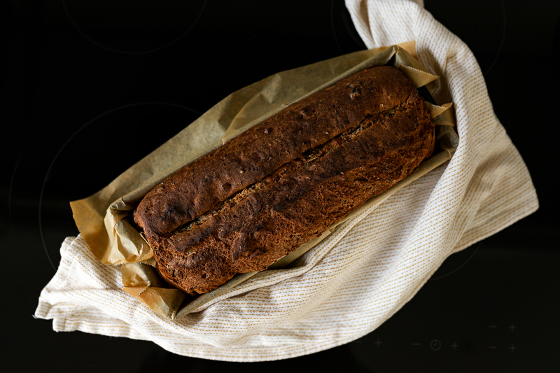 Veganer Lachs aus Karotten mit selbst gebackenem Dinkelbrot. Auf dem Foodblog verrate ich euch, wie ich den Karottenlachs zubereitet habe! Schaut vorbei auf dem Food- und Lifestyleblog dort verrate ich euch das vegane Rezept. www.kleidermaedchen.de #vegan #foodblog #Veganerlachs #karottenlachs #brotbacken #dinkelbrot