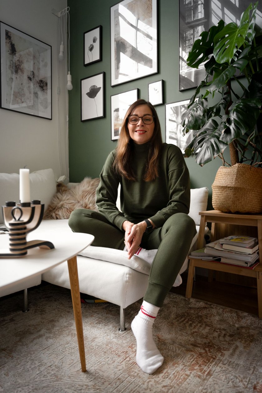 Loungewear Styles zum Wohlfühlen. Auf dem Modeblog zeige ich euch 3 Jogging-Outfits für das ultimative Stay-at-home und Homeoffice Feeling, in denen ihr euch so richtig wohlfühlen könnt. | www.kleidermaedchen.de