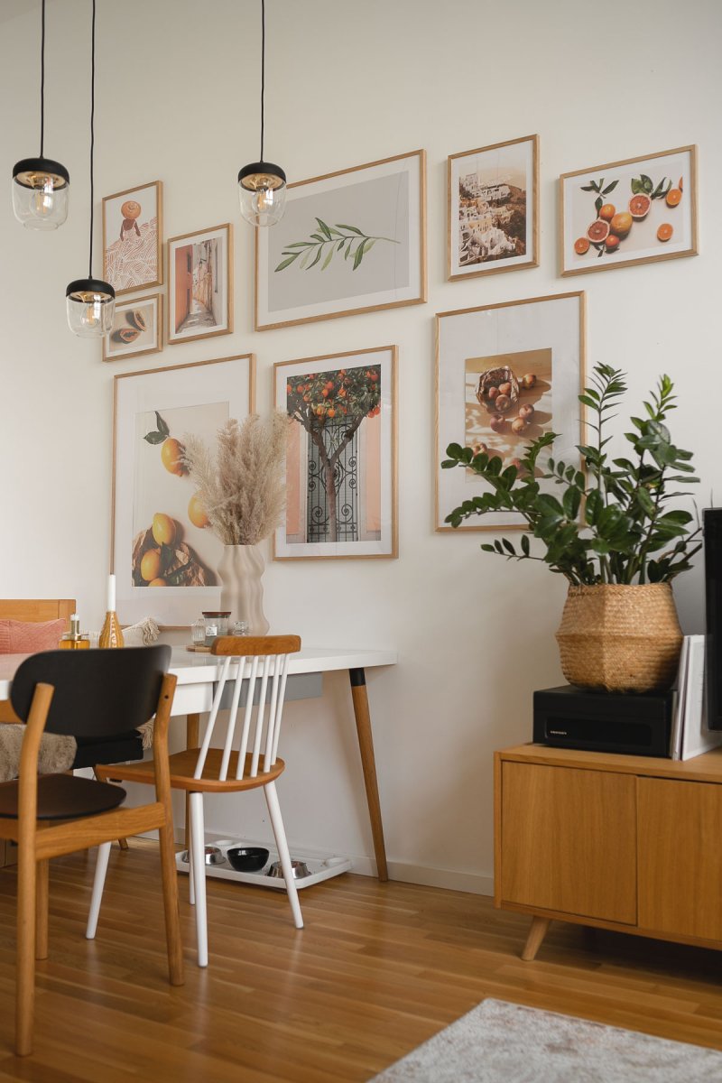 In diesen 3 Schritten wird deine Bilderwand zum absoluten Hingucker. Auf dem Interiorblog verrate ich dir, wie du deine individuelle Bilderwand mit Desenio kreierst. | www.kleidermaedchen.de