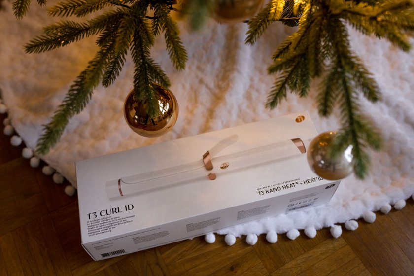 Geschenkideen für Beautyliebhaber zu Weihnachten. Mit dem T3 Curl Lockenstab bringt ihr eure Mähne zum Leuchten. Adventskalender Gewinnspiel. / www.kleidermaedchen.de Kleidermaedchen Mode Interior Beauty Lifestyle Food Blog Leipzig Berlin, Adventskalender 2021, die schönsten Adventskalender, Gewinnspiel, Verlosung, kleidermaedchen.de