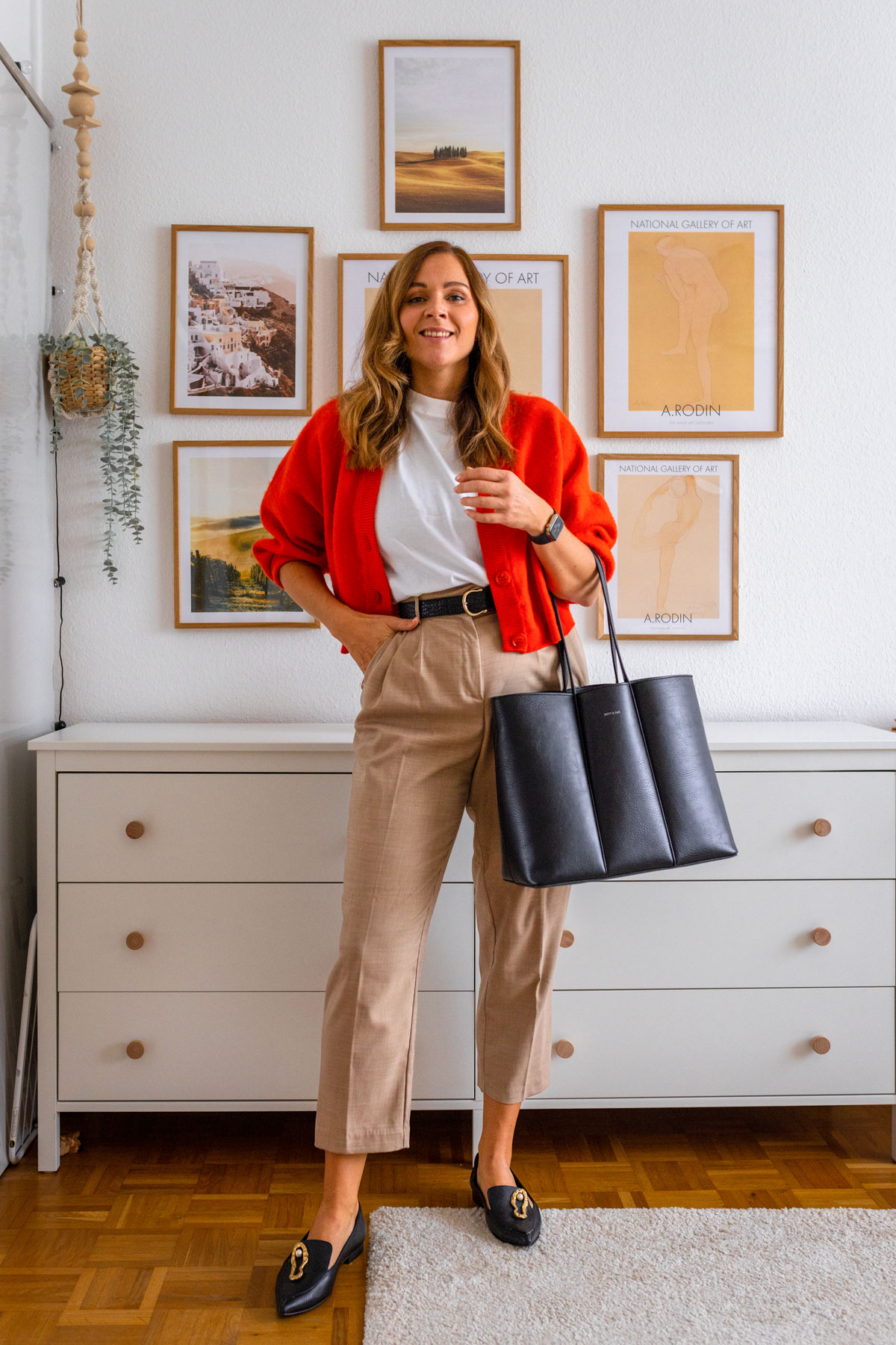 Drei Herbst Outfits mit Cardigan, Bluse und Hemd. Ich zeige euch, was ich im Herbst 2022 trage und präsentiere euch drei Alltagsstyles auf dem Modeblog. | www.kleidermaedchen.de